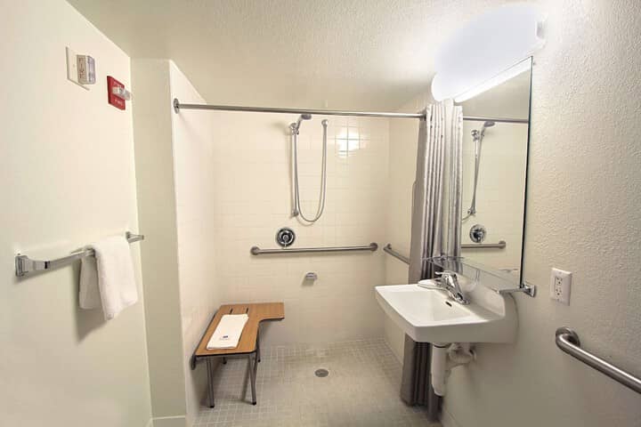Room 18 of 27