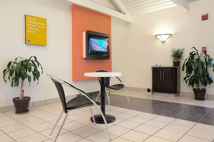 Hotel Interior 4 of 27